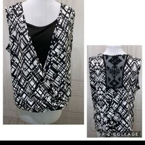 New Directions Short Sleeve Shirt Lace Inlay